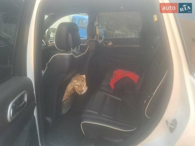 Белый Джип Гранд Чероки, объемом двигателя 2.99 л и пробегом 190 тыс. км за 19800 $, фото 6 на Automoto.ua