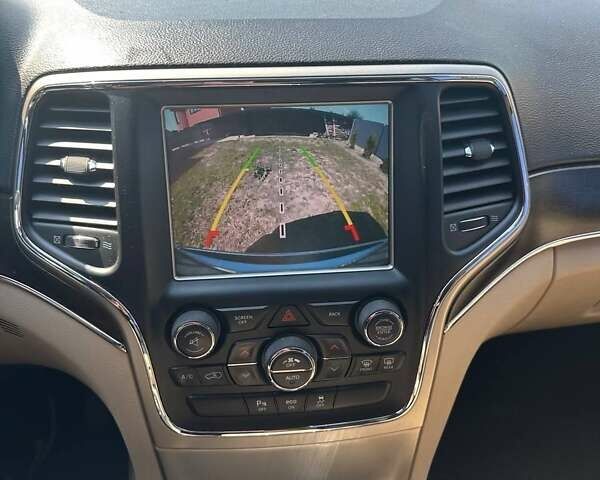 Джип Grand Cherokee 2013 у Житомирі на Automoto.ua Білий Джип Grand Cherokee, об'ємом двигуна 2.99 л та пробігом 232 тис. км за 20000 $, фото 7 на Automoto.ua