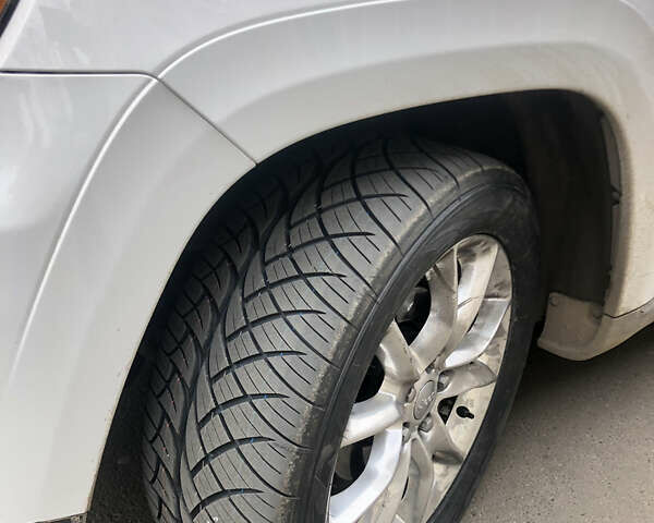 Белый Джип Гранд Чероки, объемом двигателя 3.6 л и пробегом 116 тыс. км за 24500 $, фото 2 на Automoto.ua