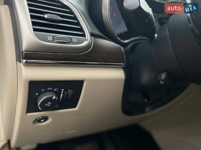 Белый Джип Гранд Чероки, объемом двигателя 2.99 л и пробегом 232 тыс. км за 18500 $, фото 9 на Automoto.ua