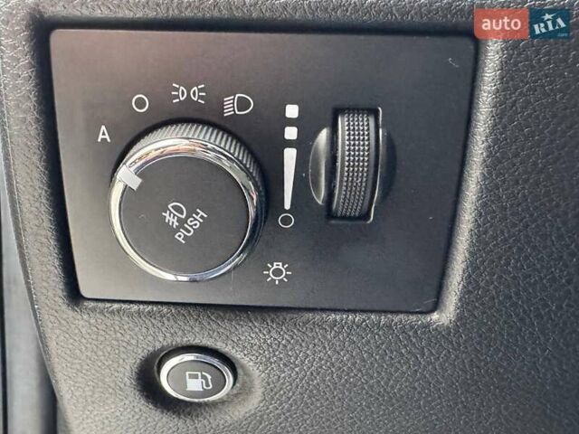 Білий Джип Grand Cherokee, об'ємом двигуна 2.99 л та пробігом 261 тис. км за 18990 $, фото 18 на Automoto.ua