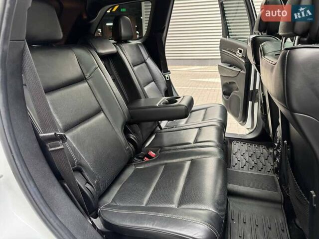 Білий Джип Grand Cherokee, об'ємом двигуна 2.99 л та пробігом 261 тис. км за 18990 $, фото 11 на Automoto.ua