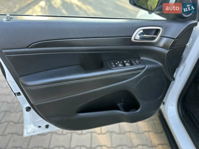Белый Джип Гранд Чероки, объемом двигателя 2.99 л и пробегом 145 тыс. км за 19700 $, фото 31 на Automoto.ua