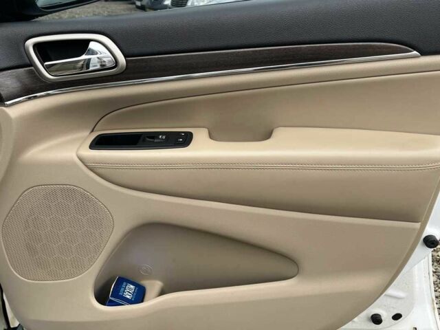 Білий Джип Grand Cherokee, об'ємом двигуна 3.6 л та пробігом 140 тис. км за 17000 $, фото 22 на Automoto.ua