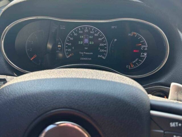 Джип Grand Cherokee 2013 у Житомирі на Automoto.ua Білий Джип Grand Cherokee, об'ємом двигуна 3 л та пробігом 232 тис. км за 20000 $, фото 7 на Automoto.ua
