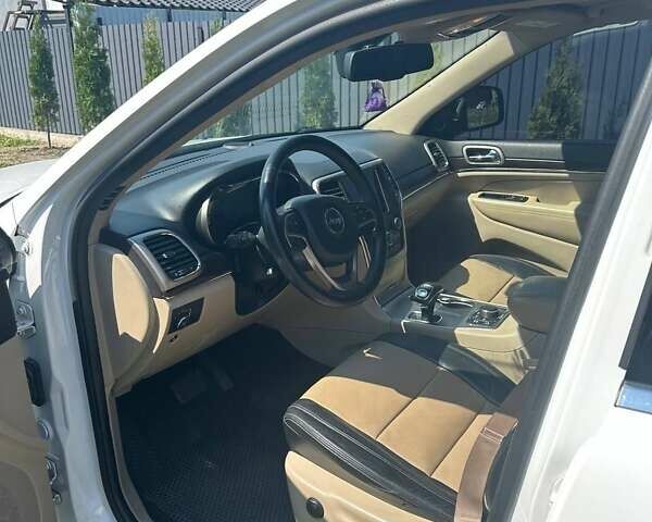 Джип Grand Cherokee 2013 у Житомирі на Automoto.ua Білий Джип Grand Cherokee, об'ємом двигуна 2.99 л та пробігом 232 тис. км за 20000 $, фото 17 на Automoto.ua