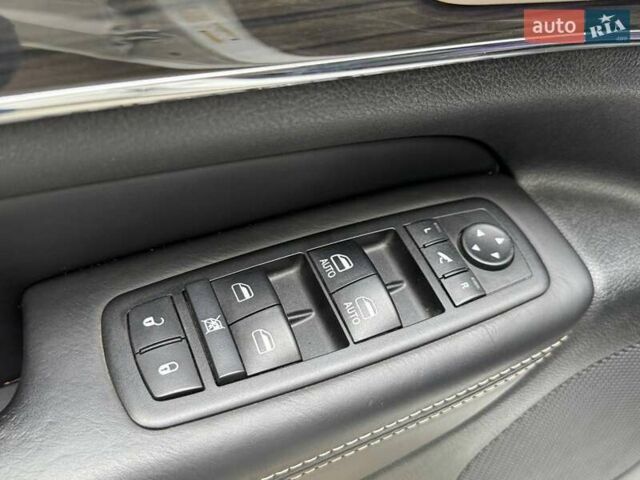Білий Джип Grand Cherokee, об'ємом двигуна 2.99 л та пробігом 261 тис. км за 18990 $, фото 16 на Automoto.ua