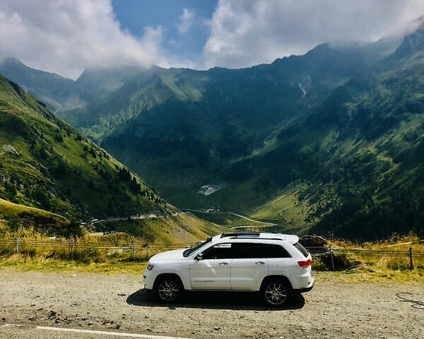 Белый Джип Гранд Чероки, объемом двигателя 3.6 л и пробегом 116 тыс. км за 24500 $, фото 1 на Automoto.ua