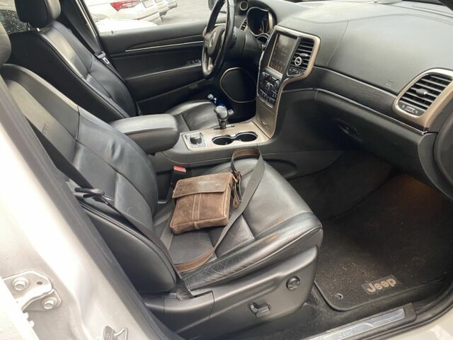 Білий Джип Grand Cherokee, об'ємом двигуна 3 л та пробігом 251 тис. км за 17000 $, фото 5 на Automoto.ua