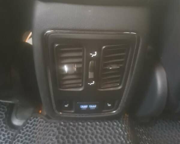 Белый Джип Гранд Чероки, объемом двигателя 2.99 л и пробегом 190 тыс. км за 19800 $, фото 2 на Automoto.ua