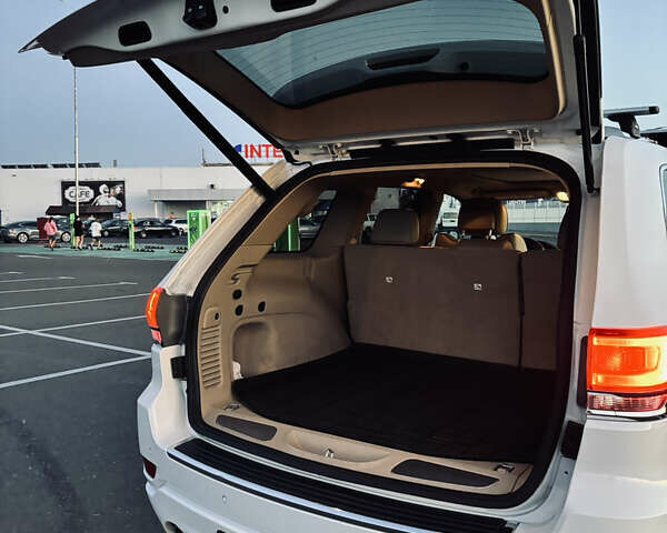 Білий Джип Grand Cherokee, об'ємом двигуна 2.99 л та пробігом 191 тис. км за 21000 $, фото 45 на Automoto.ua