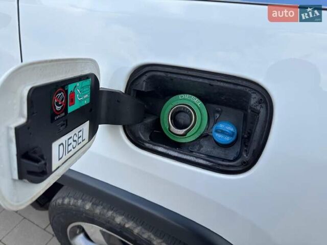 Белый Джип Гранд Чероки, объемом двигателя 2.99 л и пробегом 184 тыс. км за 20300 $, фото 3 на Automoto.ua