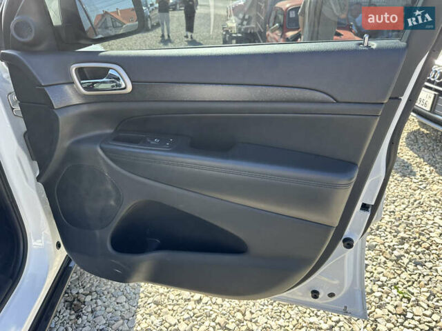 Белый Джип Гранд Чероки, объемом двигателя 3.6 л и пробегом 113 тыс. км за 19999 $, фото 25 на Automoto.ua