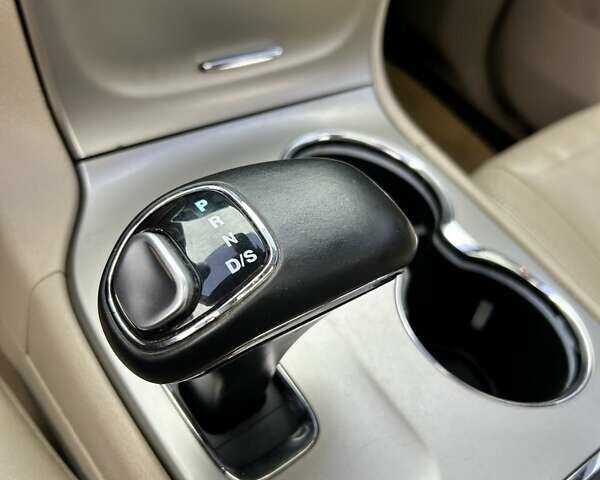 Білий Джип Grand Cherokee, об'ємом двигуна 3.6 л та пробігом 238 тис. км за 17000 $, фото 22 на Automoto.ua