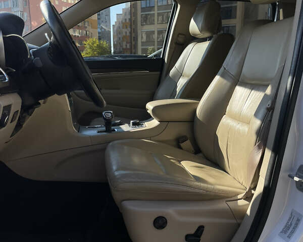 Белый Джип Гранд Чероки, объемом двигателя 3.6 л и пробегом 160 тыс. км за 19000 $, фото 12 на Automoto.ua