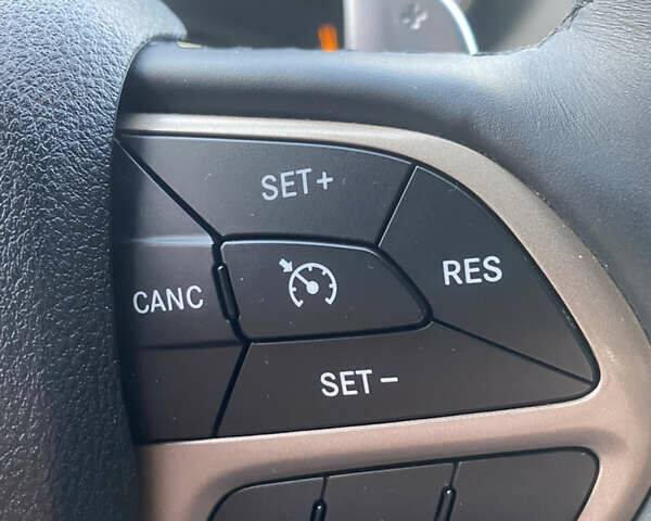 Білий Джип Grand Cherokee, об'ємом двигуна 3.6 л та пробігом 110 тис. км за 27000 $, фото 24 на Automoto.ua