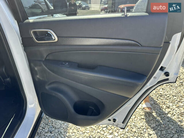 Белый Джип Гранд Чероки, объемом двигателя 3.6 л и пробегом 113 тыс. км за 19999 $, фото 29 на Automoto.ua