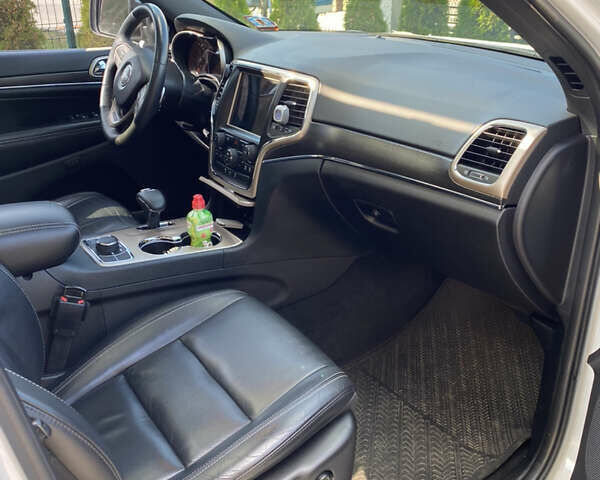 Білий Джип Grand Cherokee, об'ємом двигуна 3.6 л та пробігом 110 тис. км за 27000 $, фото 16 на Automoto.ua