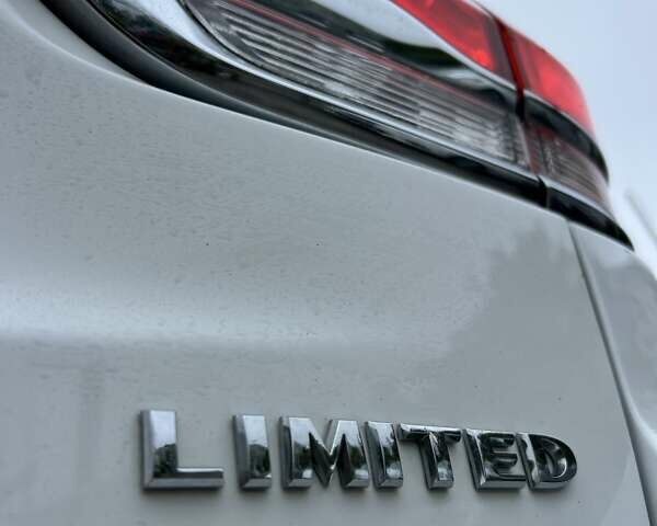 Білий Джип Grand Cherokee, об'ємом двигуна 3.6 л та пробігом 238 тис. км за 17000 $, фото 10 на Automoto.ua