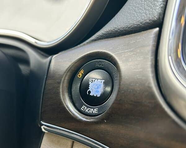 Білий Джип Grand Cherokee, об'ємом двигуна 3.6 л та пробігом 238 тис. км за 17000 $, фото 35 на Automoto.ua