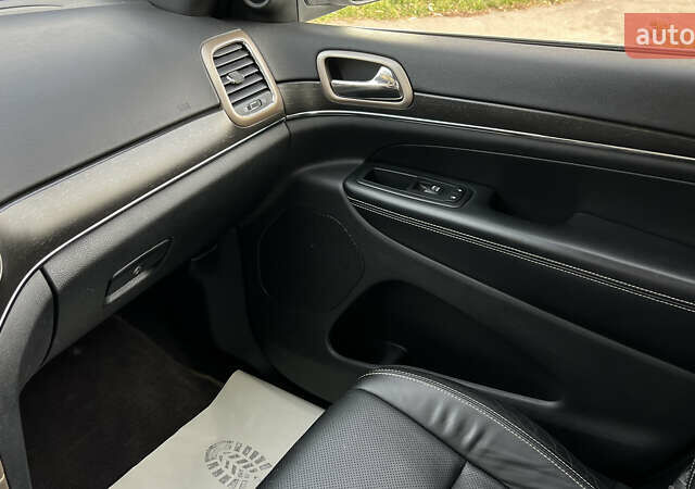 Белый Джип Гранд Чероки, объемом двигателя 2.99 л и пробегом 142 тыс. км за 25000 $, фото 24 на Automoto.ua