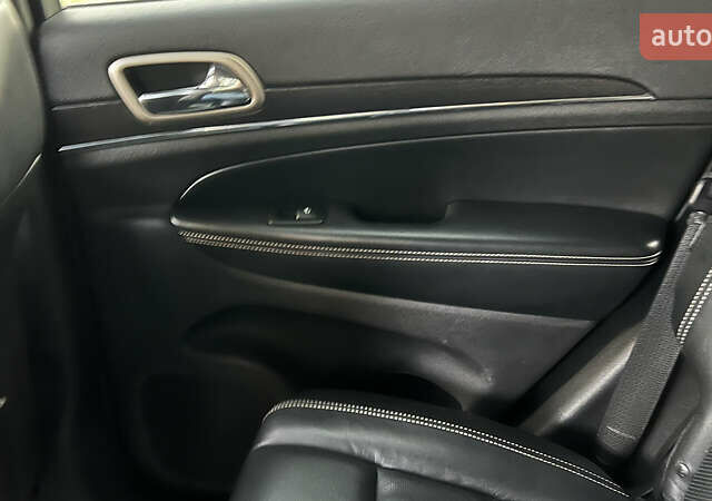 Белый Джип Гранд Чероки, объемом двигателя 2.99 л и пробегом 142 тыс. км за 25000 $, фото 44 на Automoto.ua