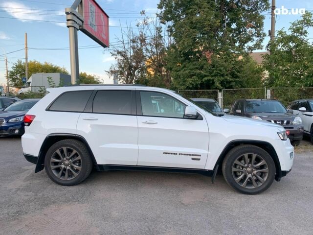 Білий Джип Grand Cherokee, об'ємом двигуна 3 л та пробігом 176 тис. км за 29440 $, фото 3 на Automoto.ua