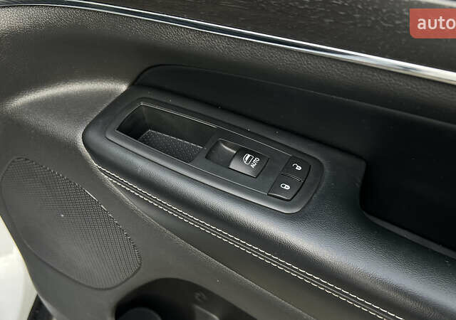 Белый Джип Гранд Чероки, объемом двигателя 2.99 л и пробегом 142 тыс. км за 25000 $, фото 51 на Automoto.ua