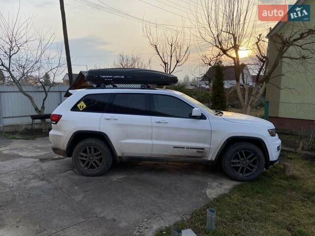 Джип Grand Cherokee 2016 у Києві на Automoto.ua Білий Джип Grand Cherokee, об'ємом двигуна 3.6 л та пробігом 246 тис. км за 20499 $, фото 30 на Automoto.ua