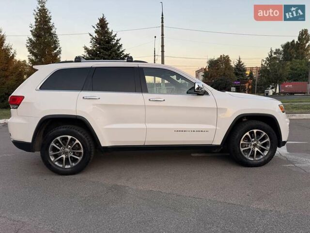 Джип Гранд Чероки 2016 в Черкассах на Automoto.ua Белый Джип Гранд Чероки, объемом двигателя 3.6 л и пробегом 164 тыс. км за 19600 $, фото 5 на Automoto.ua