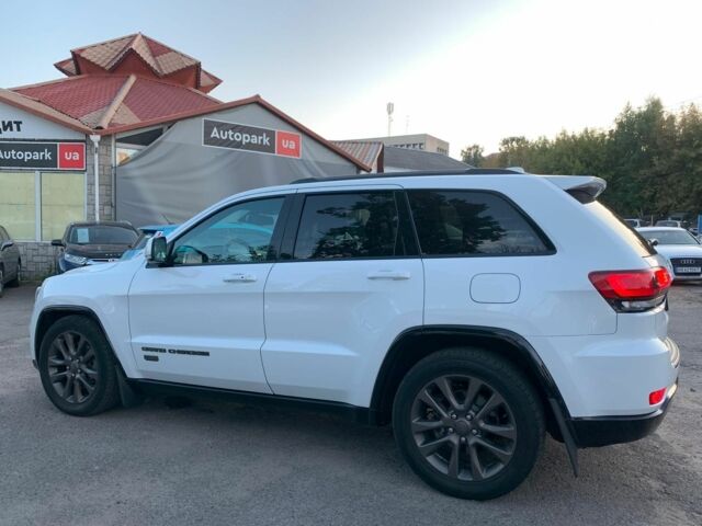 Білий Джип Grand Cherokee, об'ємом двигуна 3 л та пробігом 176 тис. км за 29440 $, фото 7 на Automoto.ua
