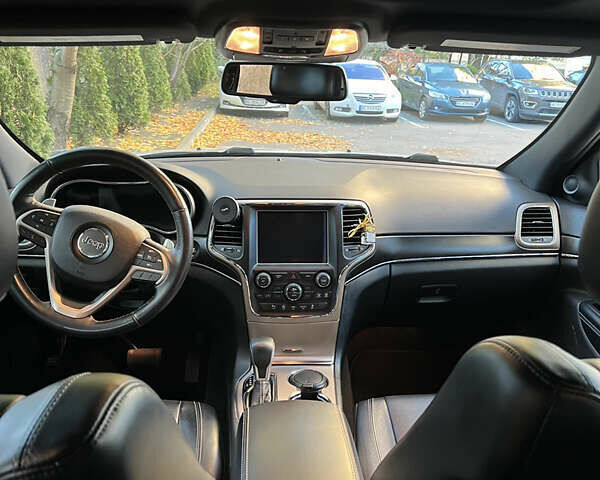 Джип Гранд Чероки 2016 в Львове на Automoto.ua Белый Джип Гранд Чероки, объемом двигателя 3.61 л и пробегом 50 тыс. км за 23800 $, фото 9 на Automoto.ua