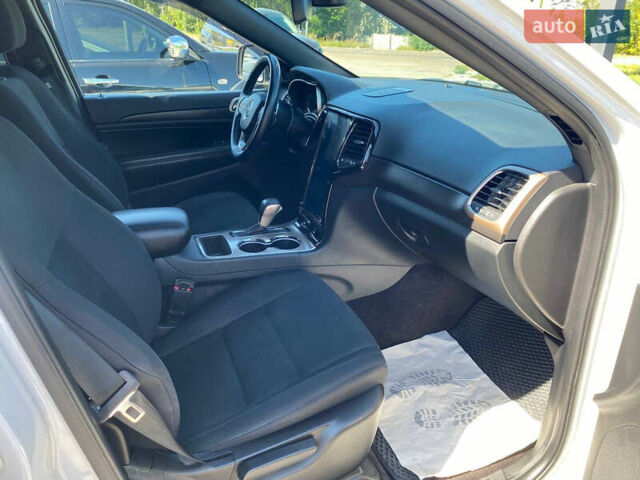 Білий Джип Grand Cherokee, об'ємом двигуна 3.6 л та пробігом 168 тис. км за 17300 $, фото 9 на Automoto.ua
