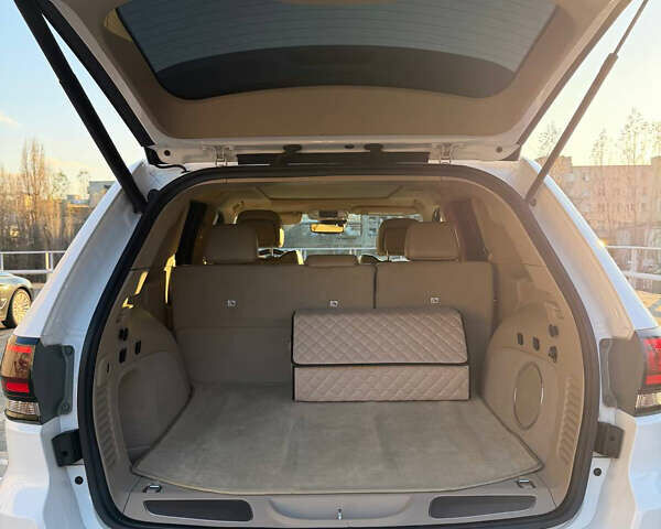 Белый Джип Гранд Чероки, объемом двигателя 5.7 л и пробегом 88 тыс. км за 38000 $, фото 11 на Automoto.ua