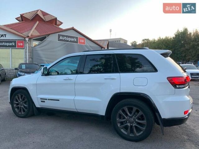 Білий Джип Grand Cherokee, об'ємом двигуна 3 л та пробігом 176 тис. км за 29440 $, фото 7 на Automoto.ua