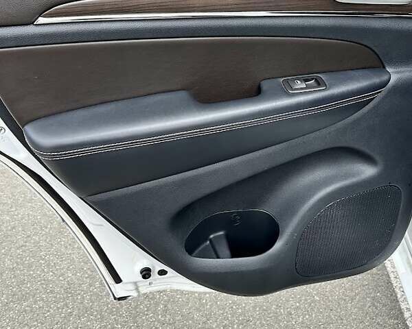 Белый Джип Гранд Чероки, объемом двигателя 3 л и пробегом 155 тыс. км за 22500 $, фото 19 на Automoto.ua