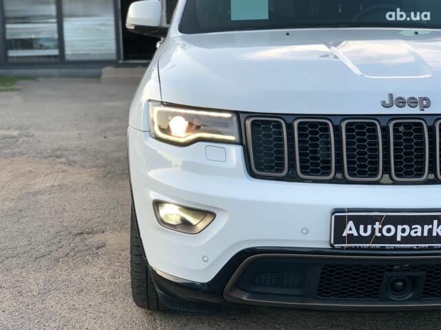 Білий Джип Grand Cherokee, об'ємом двигуна 3 л та пробігом 176 тис. км за 29440 $, фото 10 на Automoto.ua