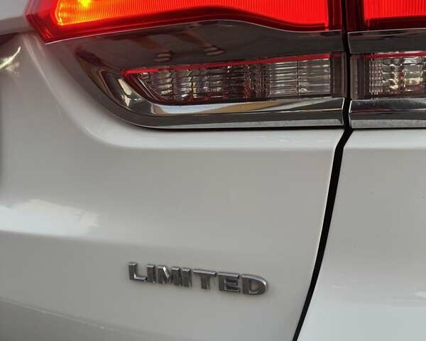 Джип Гранд Чероки 2016 в Черкассах на Automoto.ua Белый Джип Гранд Чероки, объемом двигателя 3.6 л и пробегом 164 тыс. км за 19600 $, фото 28 на Automoto.ua