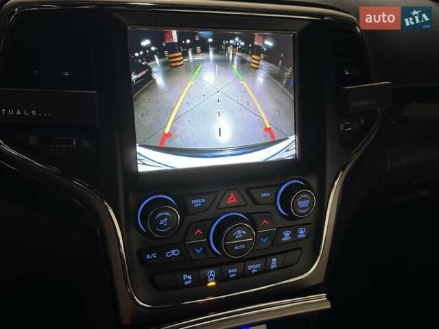 Джип Grand Cherokee 2016 у Києві на Automoto.ua Білий Джип Grand Cherokee, об'ємом двигуна 3.6 л та пробігом 246 тис. км за 20499 $, фото 25 на Automoto.ua