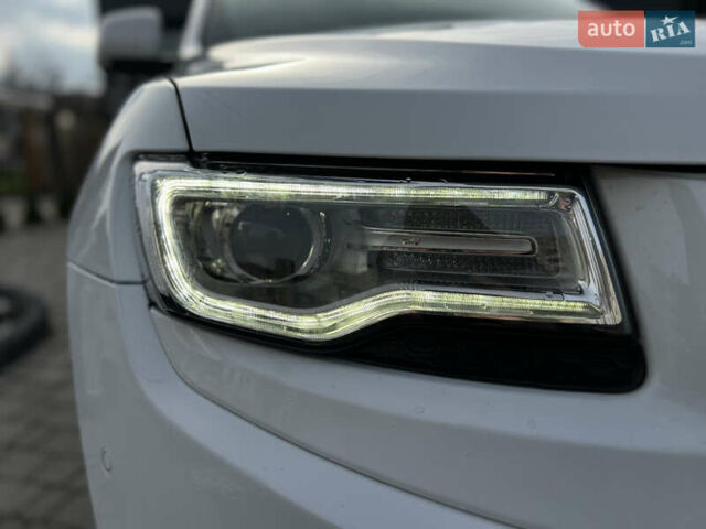 Белый Джип Гранд Чероки, объемом двигателя 2.99 л и пробегом 142 тыс. км за 25000 $, фото 8 на Automoto.ua