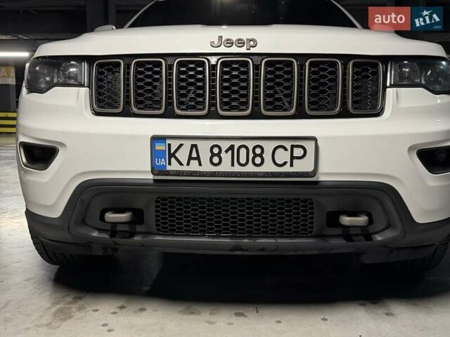 Джип Grand Cherokee 2016 у Києві на Automoto.ua Білий Джип Grand Cherokee, об'ємом двигуна 3.6 л та пробігом 246 тис. км за 20499 $, фото 5 на Automoto.ua