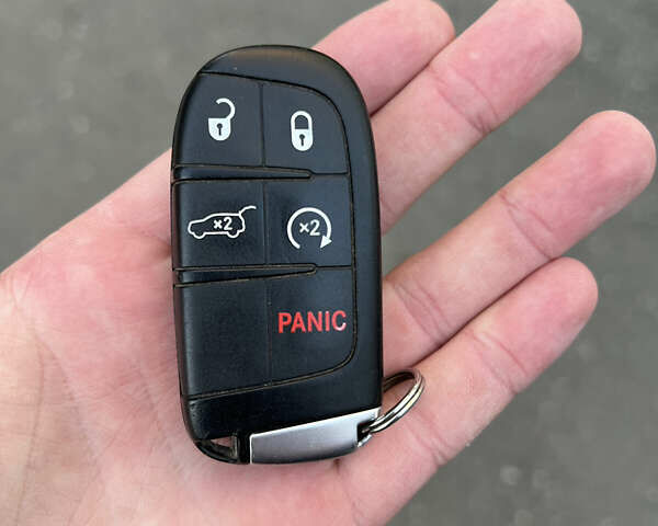 Джип Гранд Чероки 2016 в Львове на Automoto.ua Белый Джип Гранд Чероки, объемом двигателя 3.61 л и пробегом 50 тыс. км за 23800 $, фото 23 на Automoto.ua