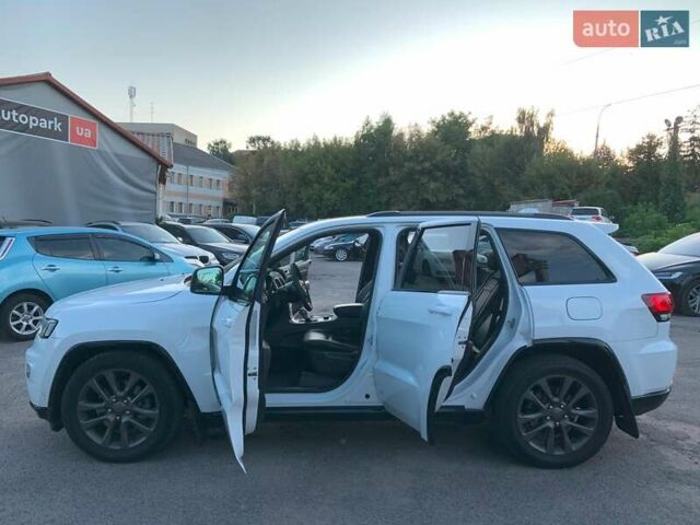 Білий Джип Grand Cherokee, об'ємом двигуна 3 л та пробігом 176 тис. км за 29440 $, фото 30 на Automoto.ua