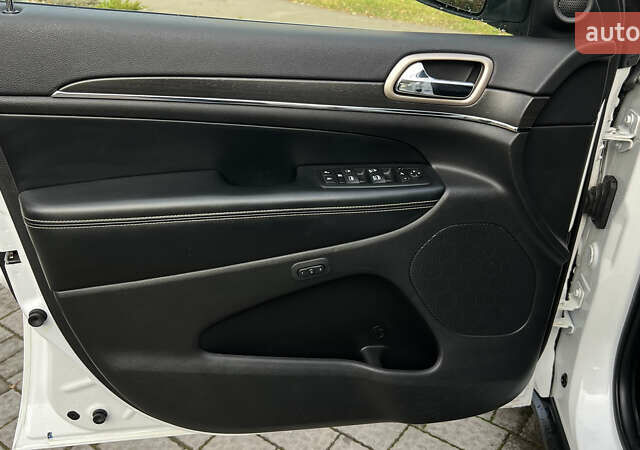 Белый Джип Гранд Чероки, объемом двигателя 2.99 л и пробегом 142 тыс. км за 25000 $, фото 32 на Automoto.ua