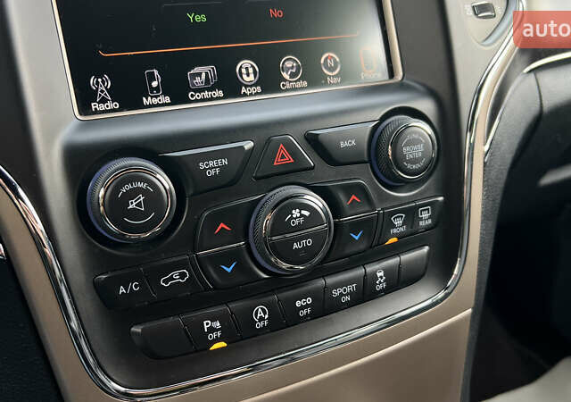 Белый Джип Гранд Чероки, объемом двигателя 2.99 л и пробегом 142 тыс. км за 25000 $, фото 17 на Automoto.ua