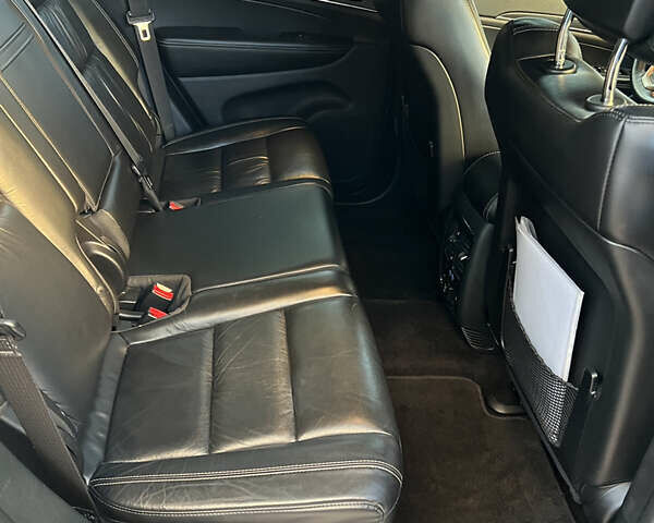 Джип Гранд Чероки 2016 в Львове на Automoto.ua Белый Джип Гранд Чероки, объемом двигателя 3.61 л и пробегом 50 тыс. км за 23800 $, фото 19 на Automoto.ua