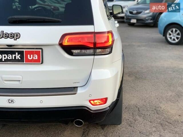 Білий Джип Grand Cherokee, об'ємом двигуна 3 л та пробігом 176 тис. км за 29440 $, фото 13 на Automoto.ua