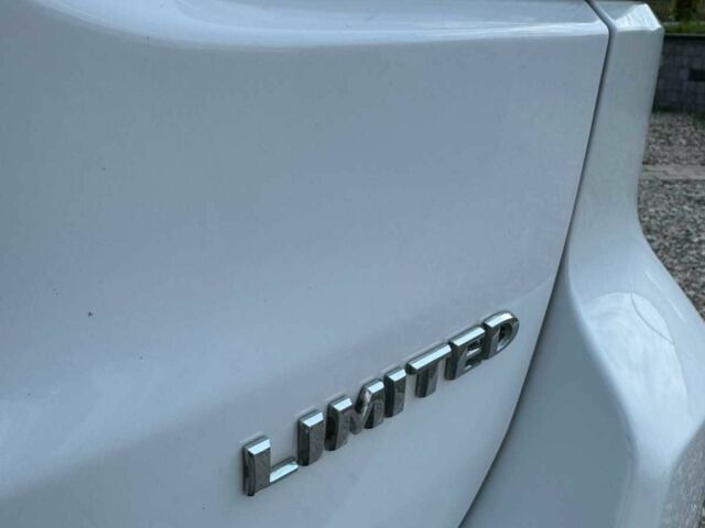 Белый Джип Гранд Чероки, объемом двигателя 3.6 л и пробегом 164 тыс. км за 20000 $, фото 2 на Automoto.ua