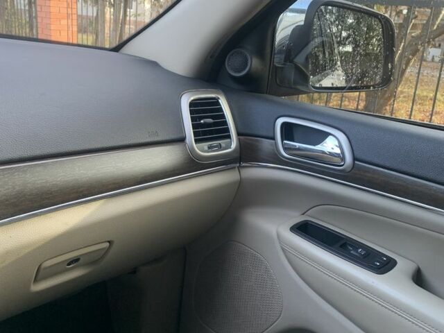 Белый Джип Гранд Чероки, объемом двигателя 3.6 л и пробегом 160 тыс. км за 18000 $, фото 4 на Automoto.ua