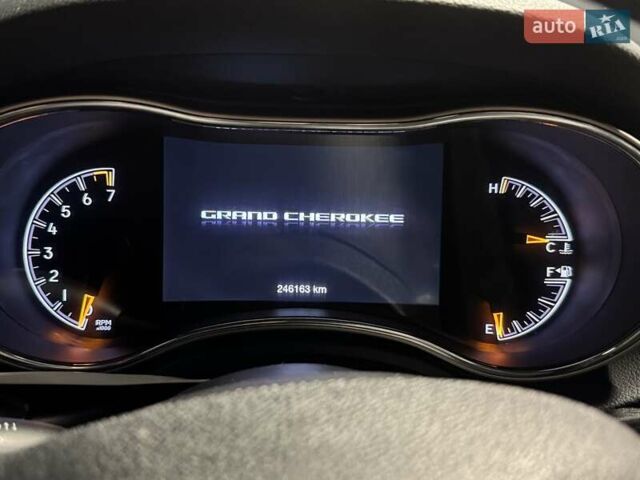 Джип Grand Cherokee 2016 у Києві на Automoto.ua Білий Джип Grand Cherokee, об'ємом двигуна 3.6 л та пробігом 246 тис. км за 20499 $, фото 24 на Automoto.ua